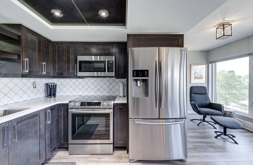 Saskatoon Downtown Condo | ~The Juke Joint ~ DOWNTOWN, POOL & WATERSLIDES!