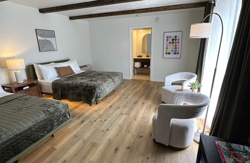 Wisconsin Dells Hotel | The Juniper Motel & Resort