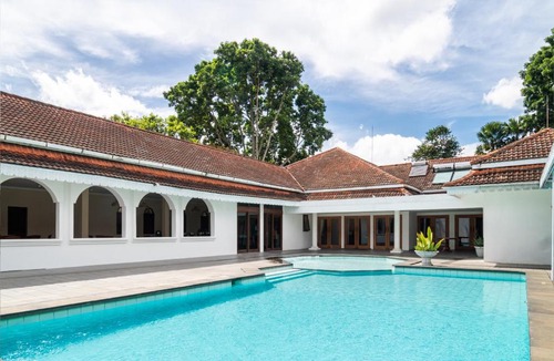 Dago Hotel | The Kamalaya Hotel Garden & Wedding House
