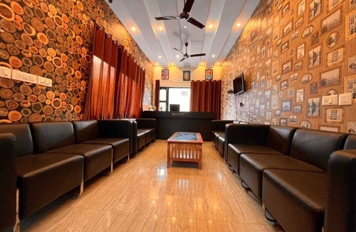 Mussoorie Hostel | The kempty fall resort