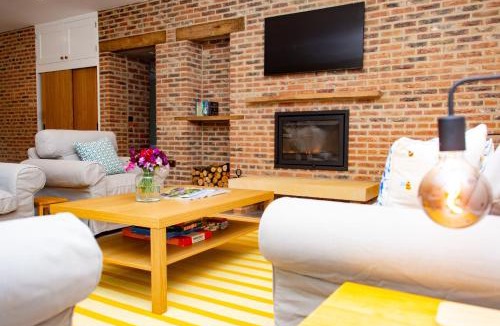 Hexham House | The Kennels