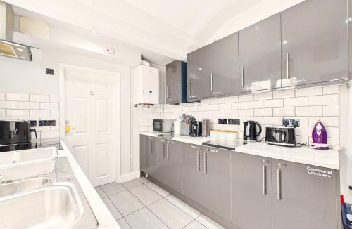 Kettering House | The Kettering Residence , Private Ensuite Rooms , Wicksteed Park , KGH , Silverstone