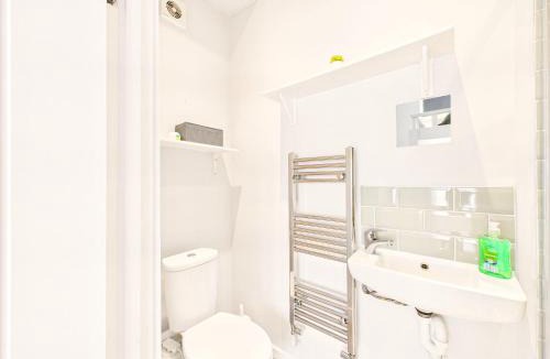 Kettering House | The Kettering Residence , Private Ensuite Rooms , Wicksteed Park , KGH , Silverstone