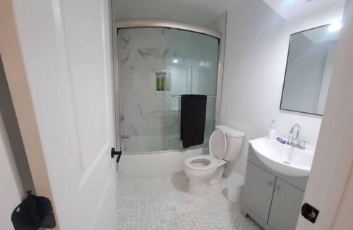Bellevue Apartment | The Kickback!