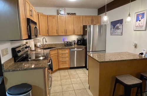 Killington Apartment | The Killington Chalet - Ideal Location, Hot Tub, Commercial Boot Dryer