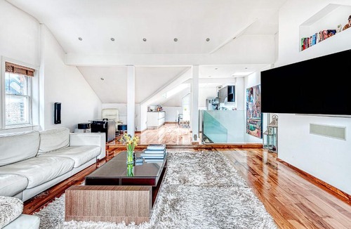 Frognal and Fitzjohns Apartment | The King of Spades