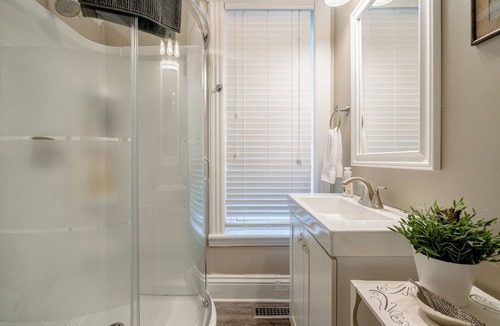 Ruthven Hotel | The Kingsville House