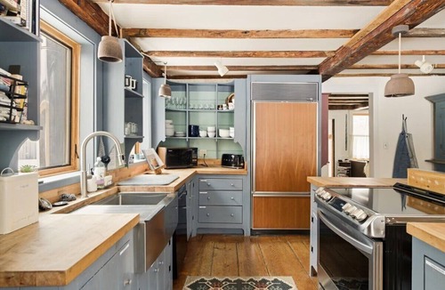 West Townshend House | The Knole House: a true Vermont farmhouse escape