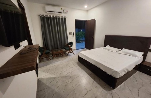 Panipat Hotel | The Lagoon
