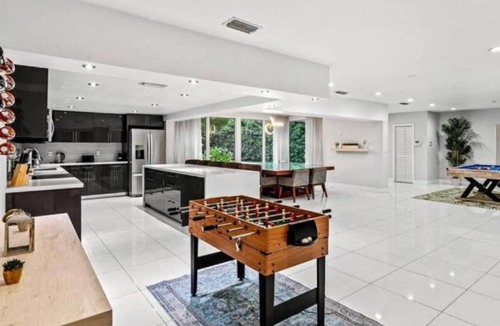 Golden Glades Villa | The Lagoon Miami's Exclusive Glam Grotto