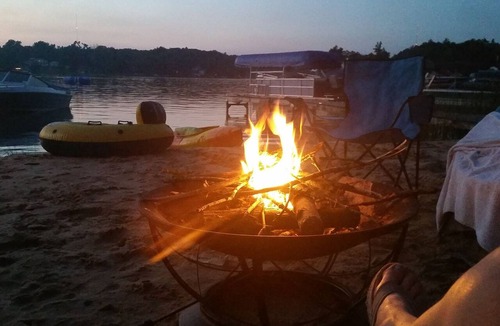 Middleville House | the "LAKE HOUSE" - PONTOON INCLUDED