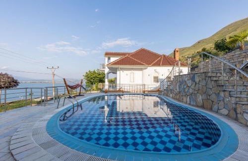 Shkoder Villa | The Lake Houses by PikHost