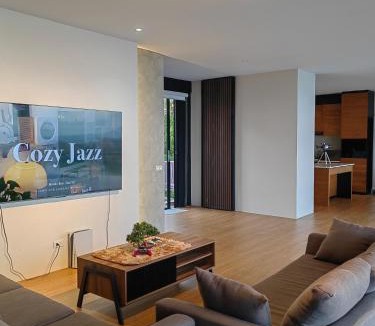 Cardona Villa | The LakeFront Villa