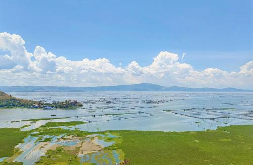 Cardona Villa | The LakeFront Villa