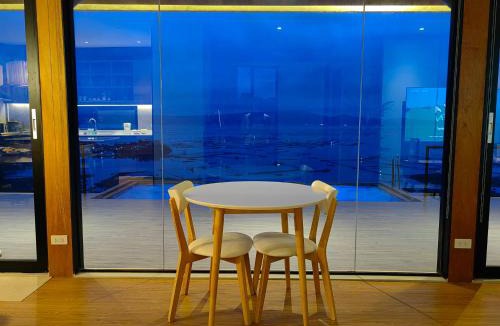Cardona Villa | The LakeFront Villa