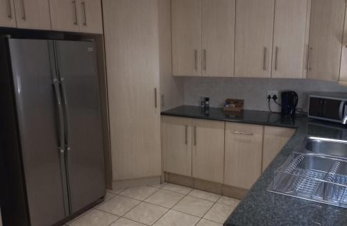 Brakpan Bed & Breakfast | The Lakehouse BnB