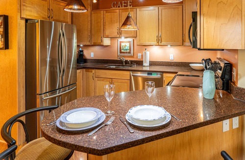 Fontana Condo | The Lakepod at Abbey Springs – 2 BDR Just 5 Min to Lake, Tons of Amenities!