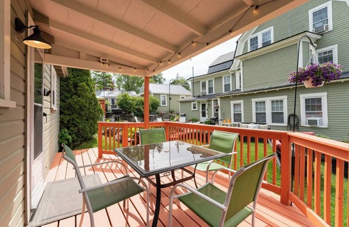 Weirs Beach Cabin | The Lakeview Cottage 16