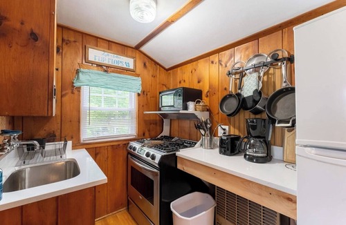 Weirs Beach Apartment | The Lakeview Cottage 4 (sleeps 4)