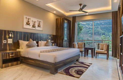 Kumarhatti Bed & Breakfast | The Lalita's Majestic Pines