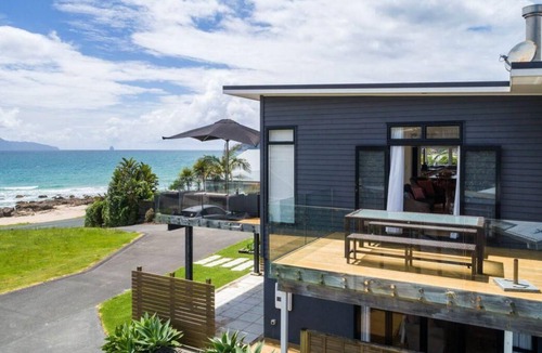 Langs Beach House | The Langs - Large, modern, sunny holiday with stunning views a stone's throw from Langs beach