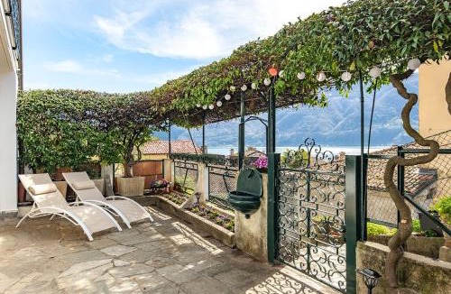 Cressogno Apartment | The Lantern Lake View Apartment