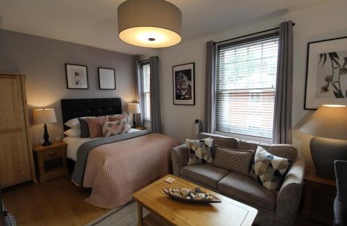 Wolverhampton House | The Larches