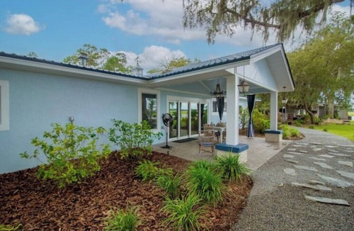 Midway House | The LaSirata at Colonels Island Haven