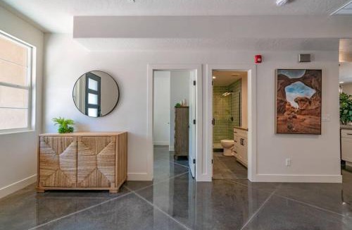 Hurricane House | The Latitude Adjustment Spacious Getaway with Hot Tub Community Pool Golf Courses and close to Zion