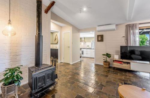 Lowood House | The Lazy Toad Hideaway