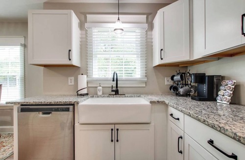 Murfreesboro House | The Leaf Lodge - Walking Distance to MTSU 3Bed/2Ba