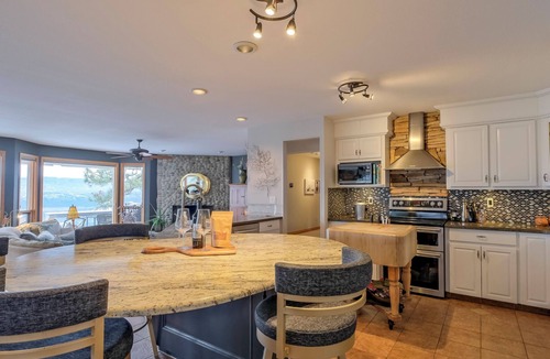 Okanagan-Similkameen House | The Ledge Above Penticton - Stunning Views! *NEW*