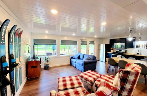Alexandria Bay House | The Ledges Resort and Marina, Gatehouse 2