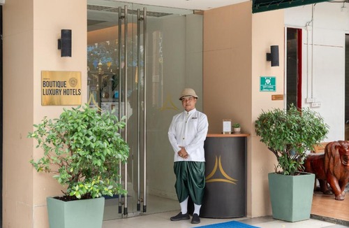 Ploenchit Hotel | The Legacy Hotel Nana Sukhumvit, Aspira Collection