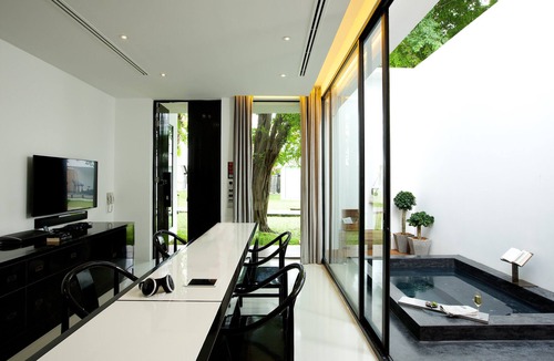 Chaweng City Center Hotel | The Library