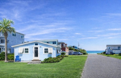 Kure Beach House | The Lime & Coconut