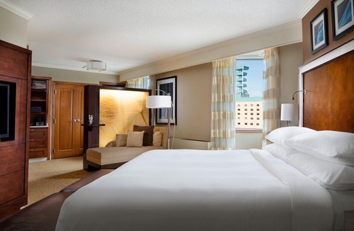 Downtown Lincoln Hotel | The Lincoln Marriott Cornhusker Hotel