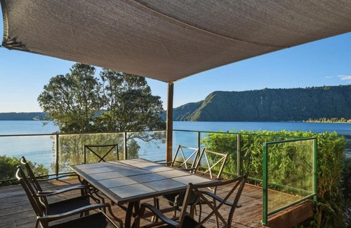 Rototai House | The Lion House - Rotoiti Lakefront Beach & Jetty