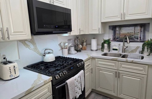 Lancaster Apartment | The Little Chateau
