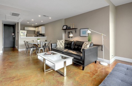 Downtown Austin Apartment | The Littlefields by Lodgewell | Downtown Loft | A4