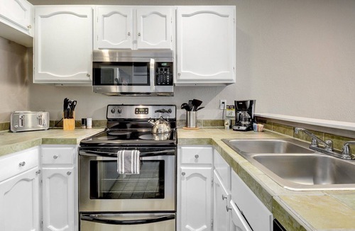 Downtown Austin Apartment | The Littlefields by Lodgewell | Downtown Loft | A4
