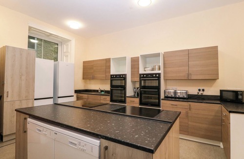 Bontnewydd House | THE LLOYD GEORGE, family friendly in Bontnewydd, Gwynedd