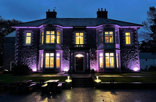 Bontnewydd House | THE LLOYD GEORGE, family friendly in Bontnewydd, Gwynedd