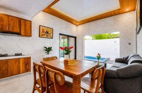 Mas Villa | The Lobong