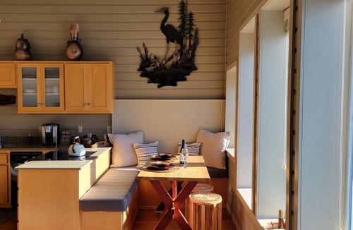 Florence Apartment | The Lockers ~ Waterfront ~ Historic Old Town