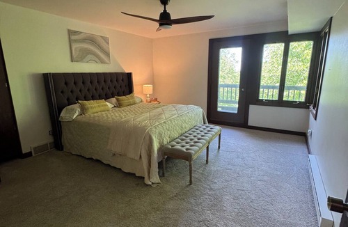 Fond du Lac House | The Lodge at Lake DeNeveu. A spacious 4 bedroom home in Fond du Lac. WI