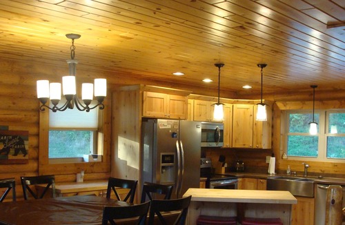 Decorah Cabin | The Lodge - Custom Cabin Nestled in the Woods close to Decorah