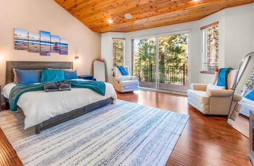 North Upper Truckee House | The Lodge on Oaxaco - Epic Man Cave with Billiard Room