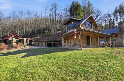 Canton Cabin | The Lodge: Riverfront Log Home in Blue Ridge Mtns