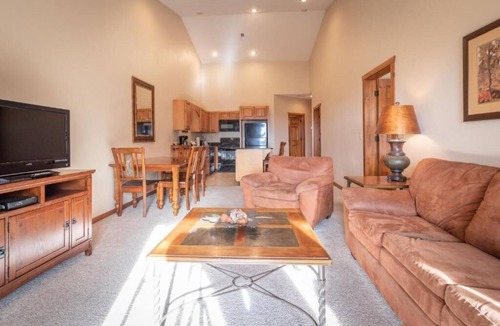 Indian Point Hotel | The Lodges at Table Rock Lake